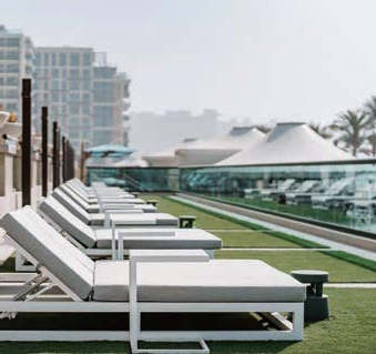Терраса в отеле Hilton Dubai с мебелью EMOTI